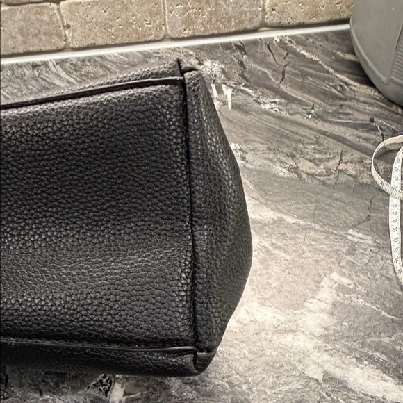 Coach 23 Lana Black Leather Handbag - Picture 3 of 10